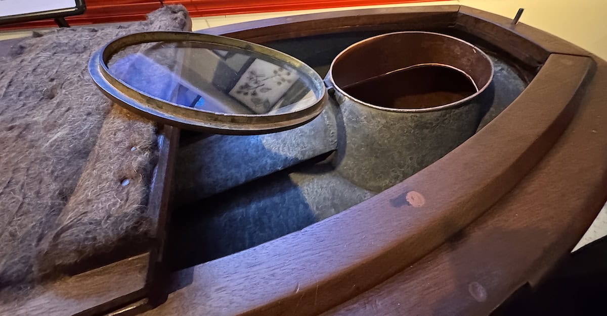 An ice box coffin included a glass face plate for viewing purposes (credit: Jackie Sheckler Finch)